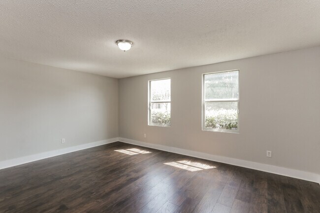Building Photo - 1427 Golden Grass Dr