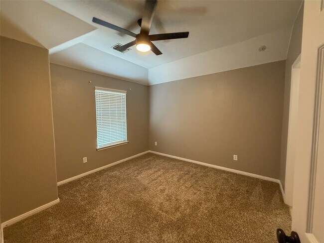 Building Photo - 3517 Oak Landing