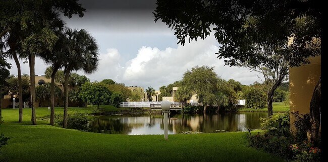 Building Photo - 2800 SW 87th Ave