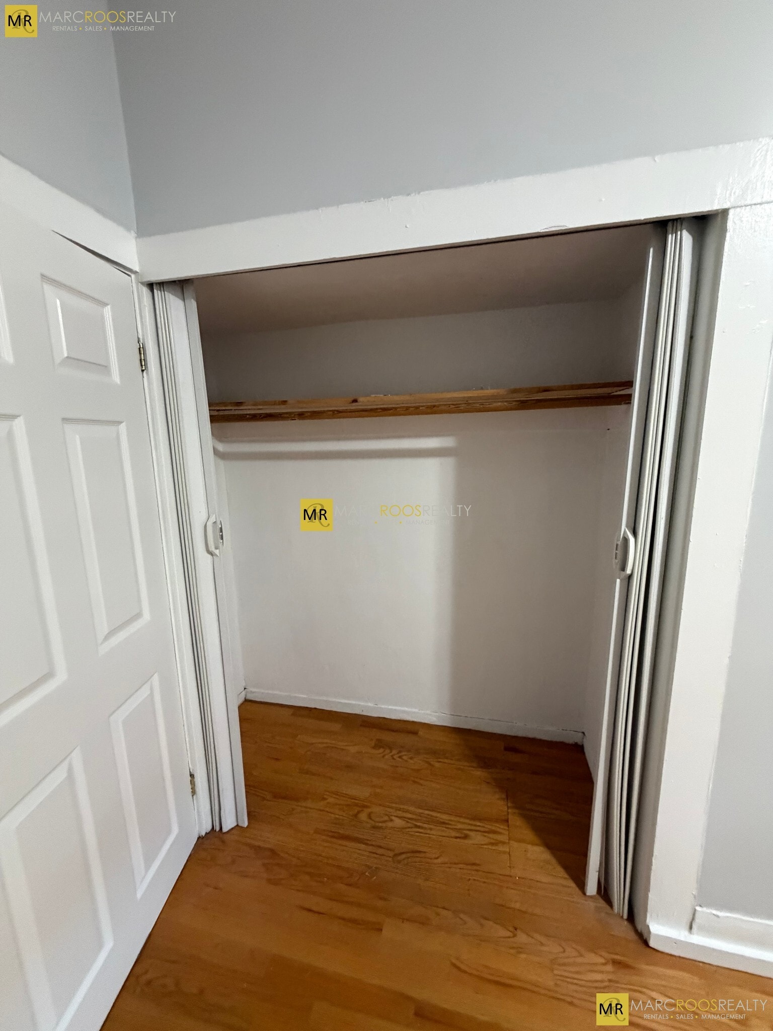 Building Photo - 587 Beacon St
