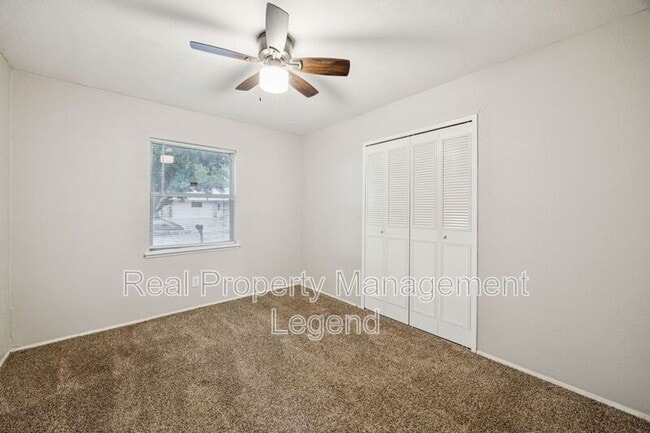 Building Photo - 317 E Grenoble Dr