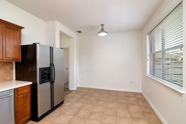 Building Photo - Townhome in Parker Estates!! READY for move in early June