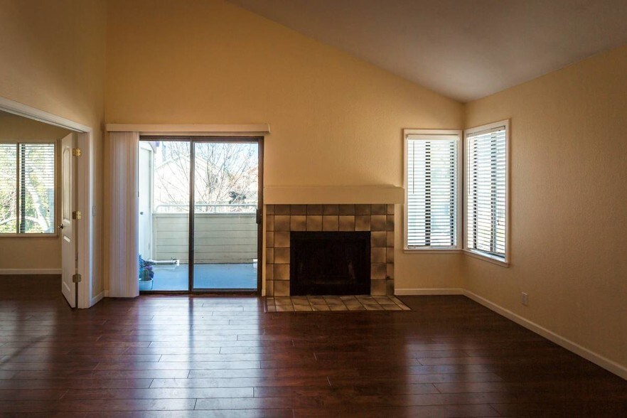 Building Photo - 6412 Buena Vista Dr