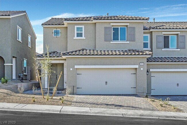 Primary Photo - 372 Rosefinch St