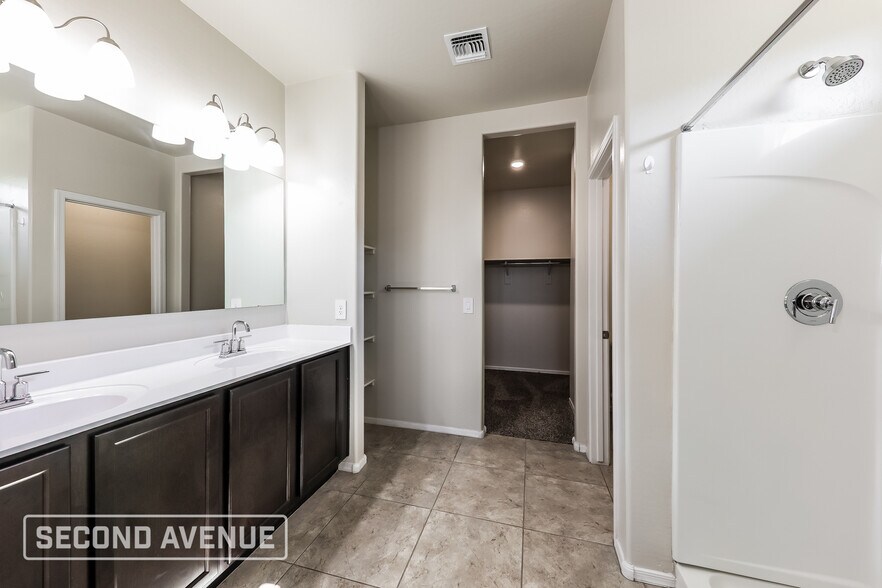 Building Photo - 18363 W Artemisa Ave