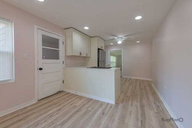 Building Photo - 2029 S Canalport Ave