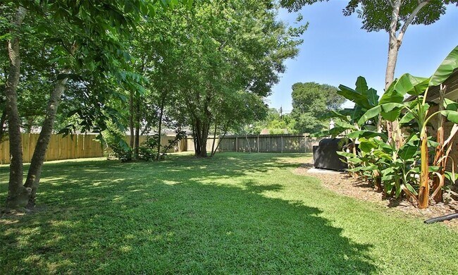 Building Photo - 5923 Dawnridge Dr