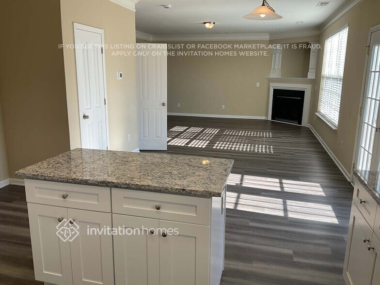 Building Photo - 849 Hedgepath Terrace