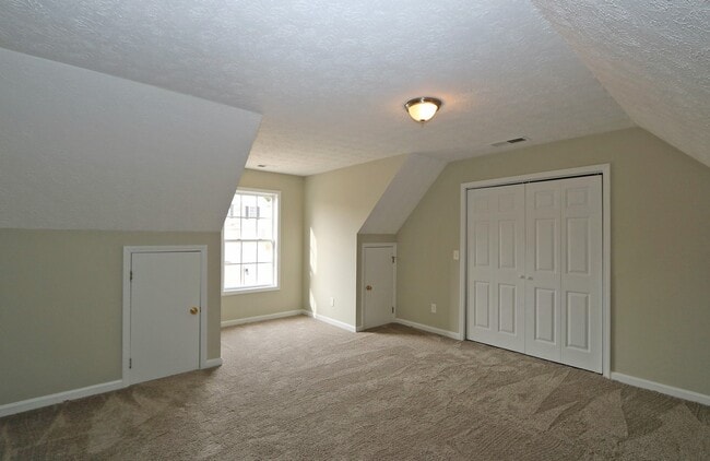 Building Photo - 102 Providence Dr