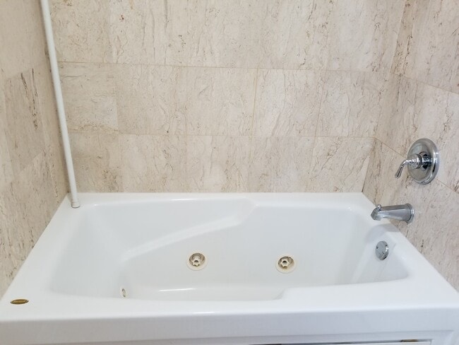 Building Photo - 6345 N Washtenaw Ave