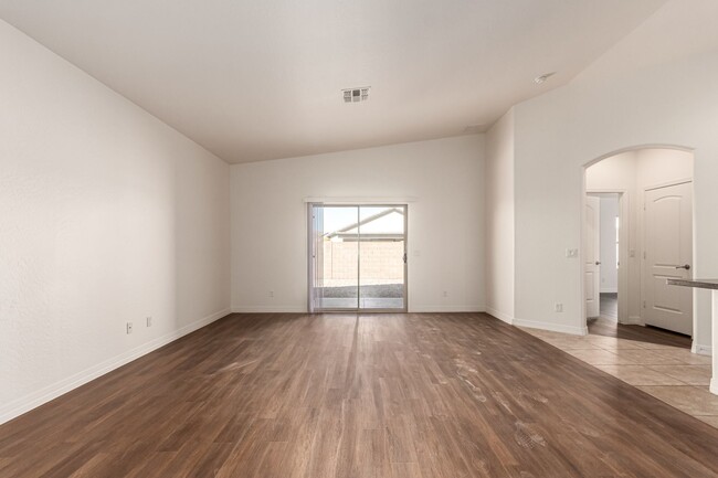 Building Photo - Spacious home in Maricopa!!