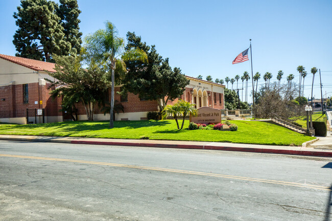 Building Photo - 417 Centinela Ave