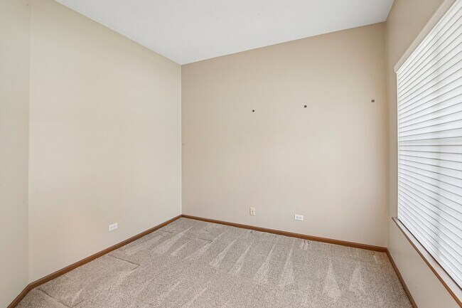 Building Photo - 971 Lakestone Ln