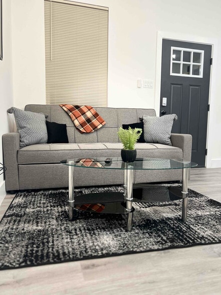 Building Photo - 2216 Dyson St