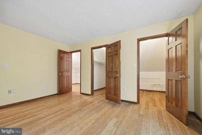 Building Photo - 153 Thoreau Dr