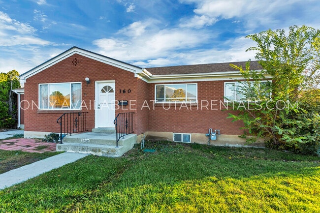 Building Photo - 360 E 400 S