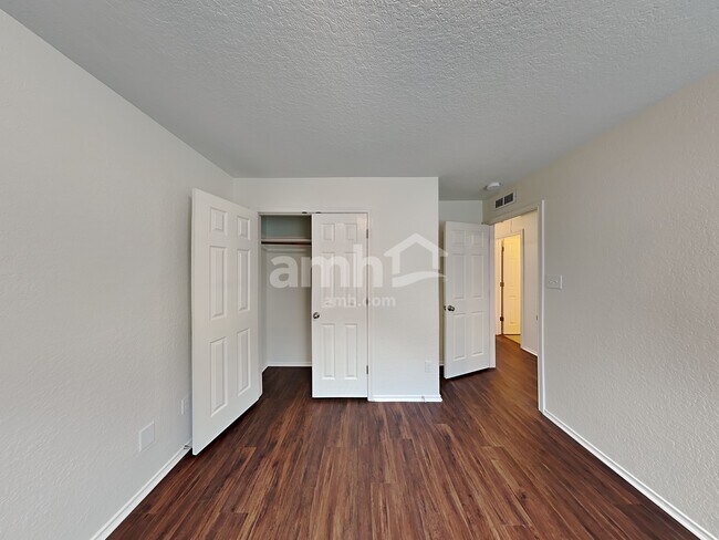 Building Photo - 412 Saddlehorn Way