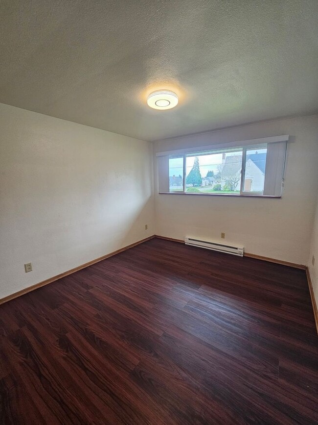 Building Photo - 1404 S Cherry St