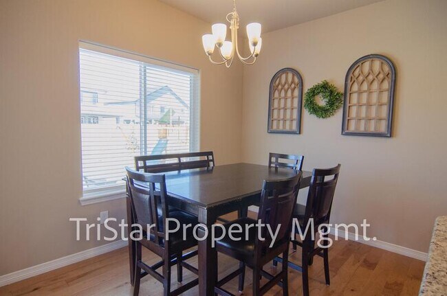 Building Photo - 9746 Porch Swing Ln