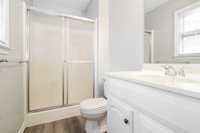 Building Photo - 121 Saratoga Dr