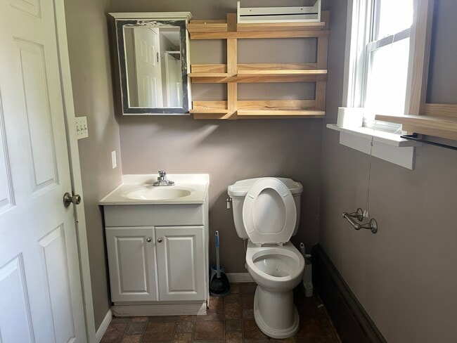 Building Photo - 702 W Joliet St