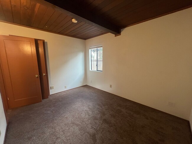 Building Photo - Charming Duplex for Rent in Cupertino - $3...