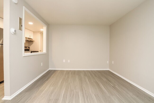 Building Photo - 809 N Dexter St