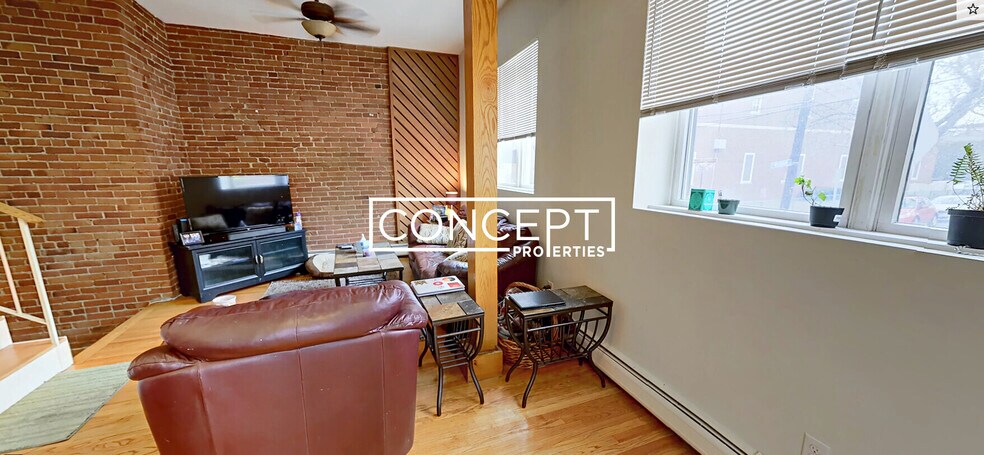 Building Photo - 106 Central St