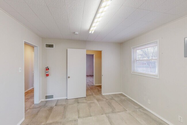 Building Photo - NE 2/BD 1/BA 1/CG HOME