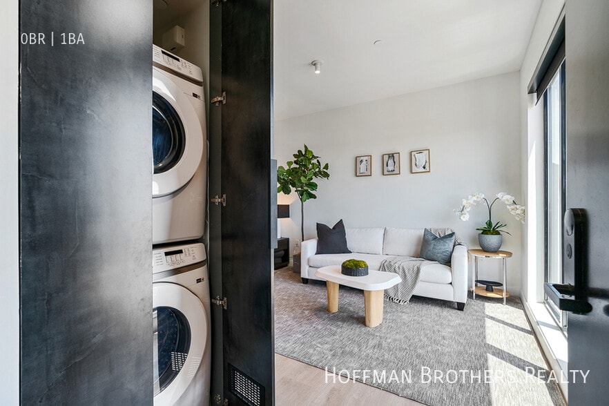 Building Photo - 10700 Tabor St