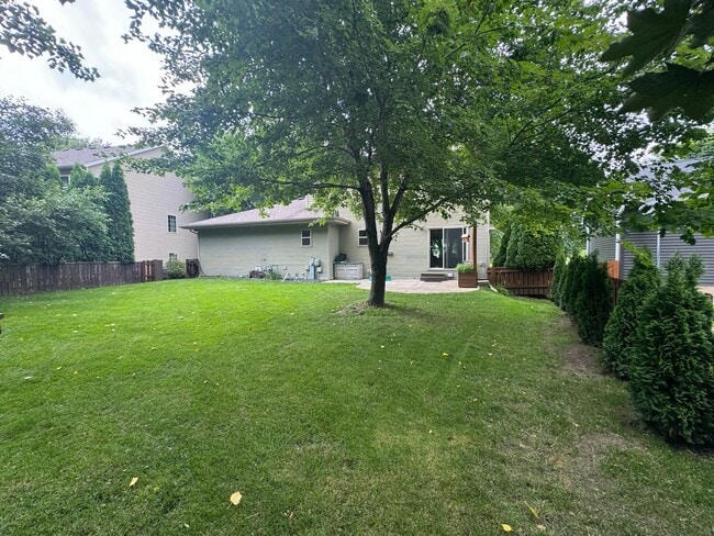 Building Photo - 3 bed / 3 bath House in Deforest!