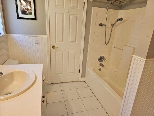 Building Photo - 44180 Richmond Ct