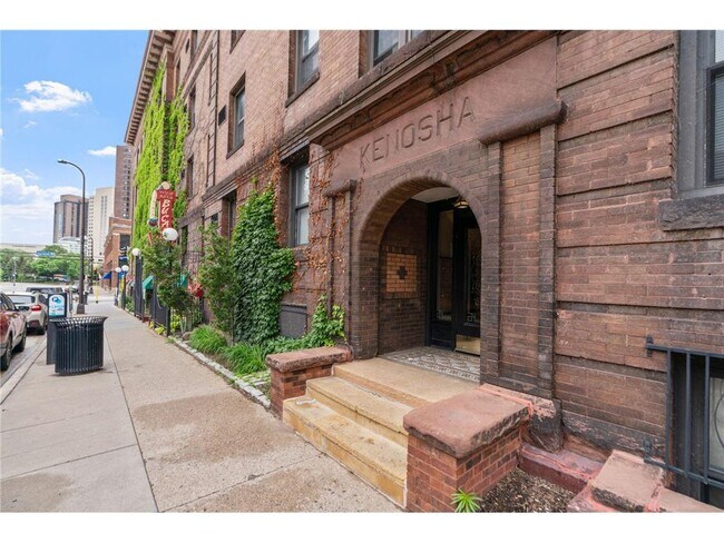 Building Photo - 11 S 12th St