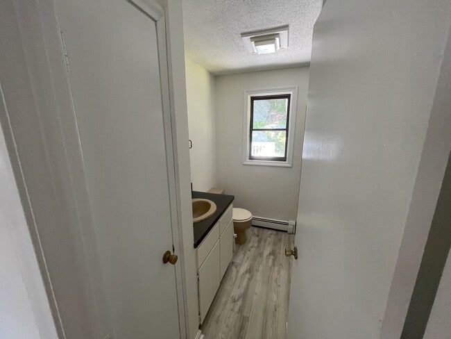 Building Photo - 136 Millard St