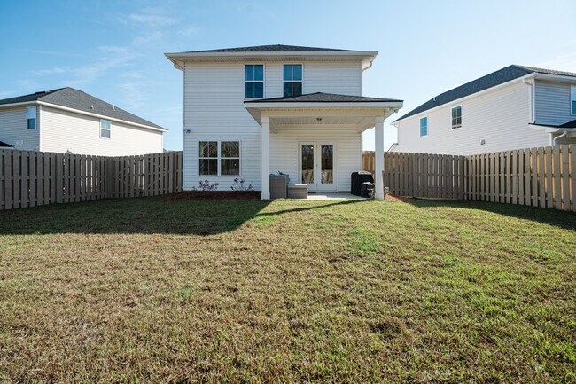 Building Photo - 63 Buckingham Dr