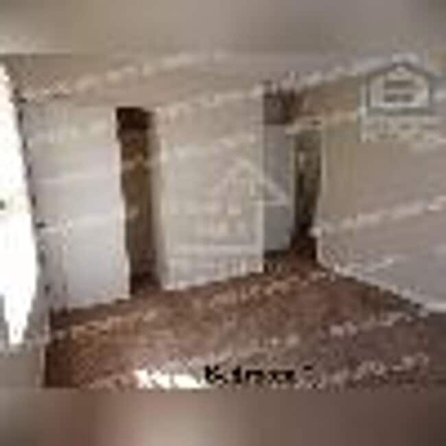 Building Photo - 758 Forest Cir