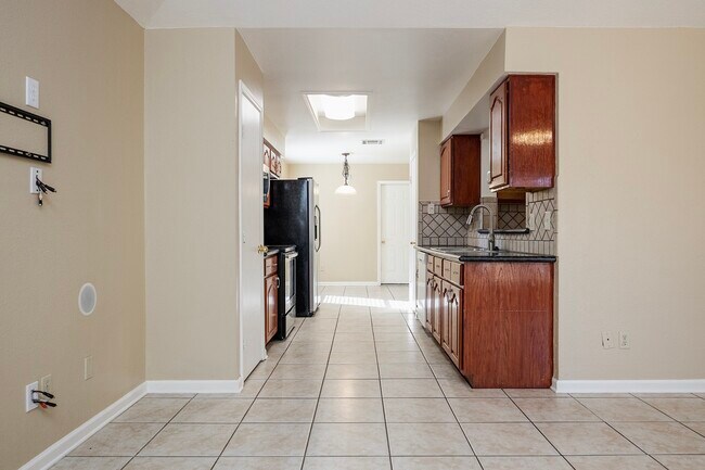 Building Photo - 7315 Foxside Ln