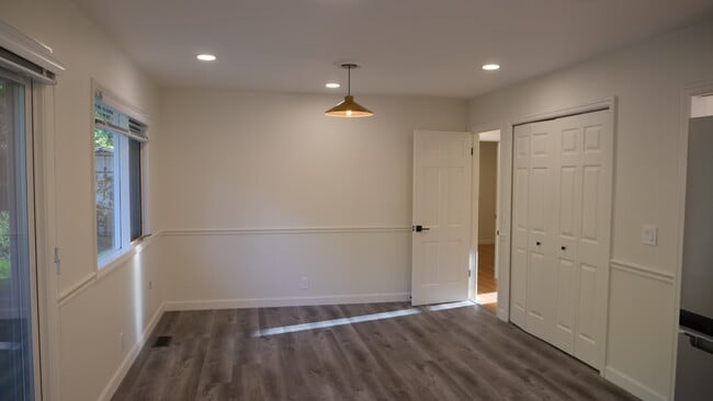 Building Photo - 1525 Ivy Ct