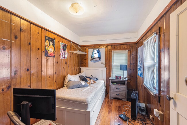 Building Photo - 428 S Division St