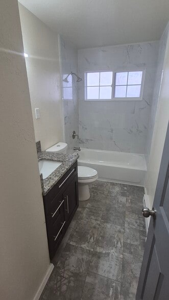 Building Photo - 8951 Tinker Loop