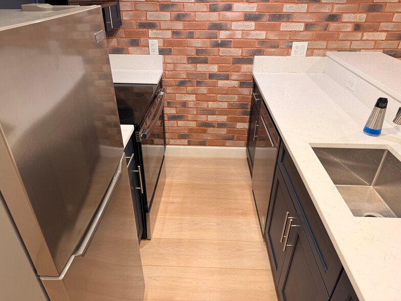 Building Photo - 2122 2nd St NW