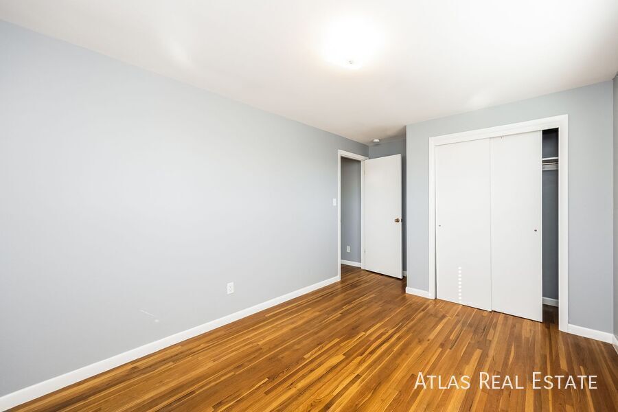 Building Photo - 2106 Glenn Summer Rd