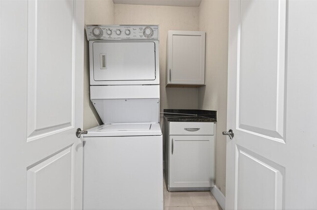 Building Photo - 2299 Lone Star Dr