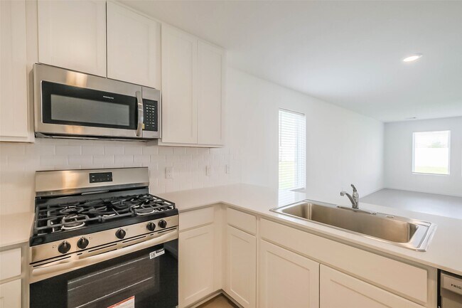 Building Photo - 6514 Linden Leaf Dr