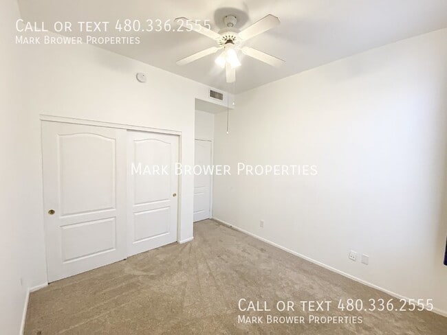 Building Photo - 3918 E Juanita Ave