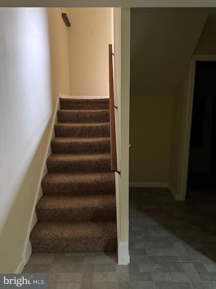 Building Photo - 9 Autumn Hill Way