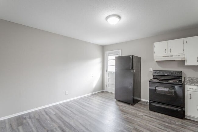 Building Photo - 113 Goodson Ave