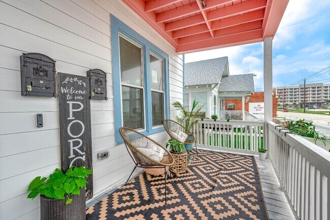 Building Photo - 3412 Ave S