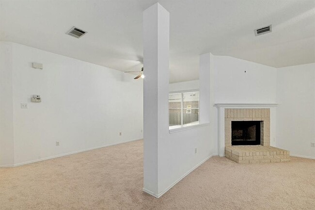 Building Photo - 8605 Ganttcrest Dr