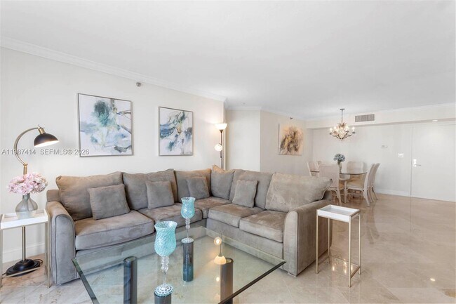 Building Photo - 3600 Mystic Pointe Dr